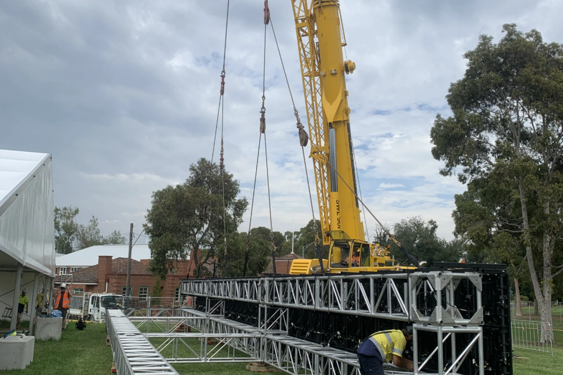 Rams Cranes & Riggings Mobile crane (2) (1)